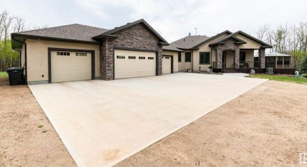 Residential - Single Family Home - Rural Strathcona County, Canada - Canada