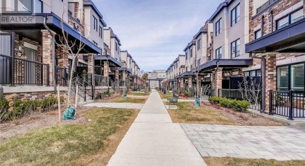 Residential - Townhouse - Bradford West Gwillimbury, Canada - Canada