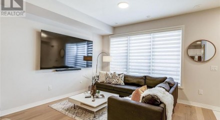 Residential - Townhouse - Bradford West Gwillimbury, Canada - Canada