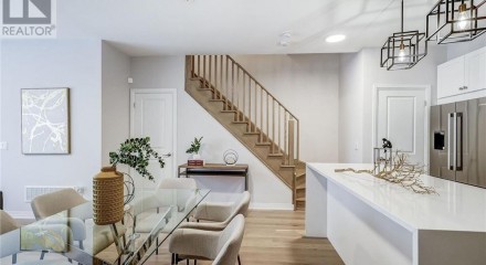 Residential - Townhouse - Bradford West Gwillimbury, Canada - Canada