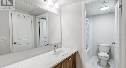 Residential - Townhouse - Bradford West Gwillimbury, Canada - Canada