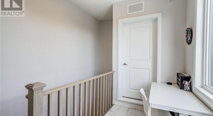 Residential - Townhouse - Bradford West Gwillimbury, Canada - Canada