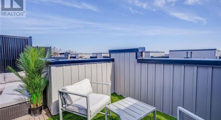 Residential - Townhouse - Bradford West Gwillimbury, Canada - Canada