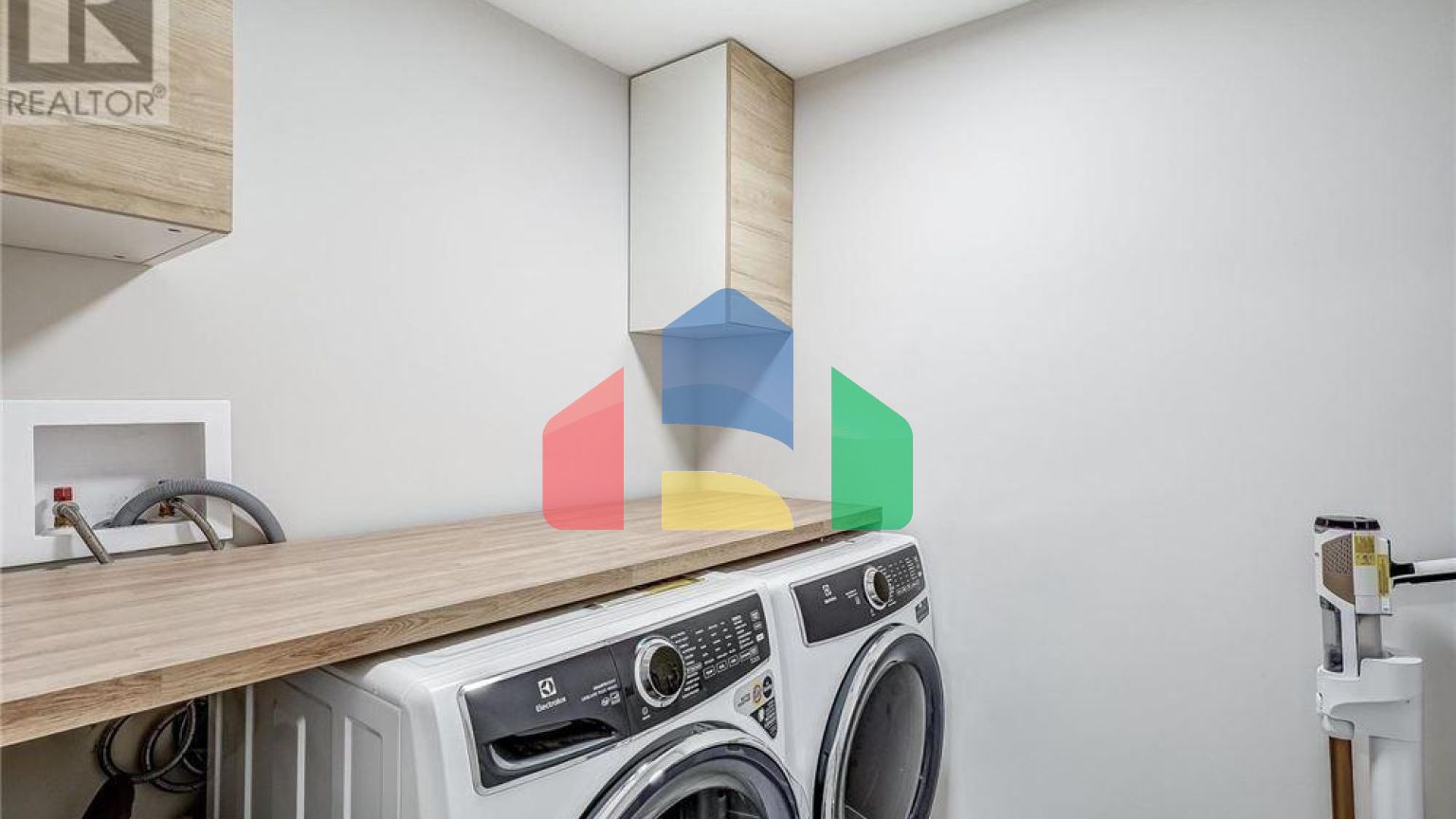 Residential - Townhouse - Bradford West Gwillimbury, Canada - Canada