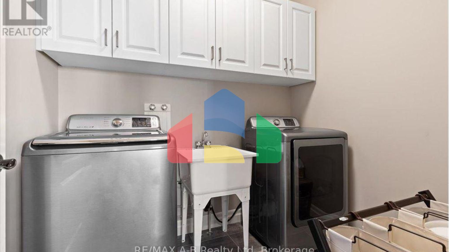 Residential - Single Family Home - St Marys, Canada - Canada