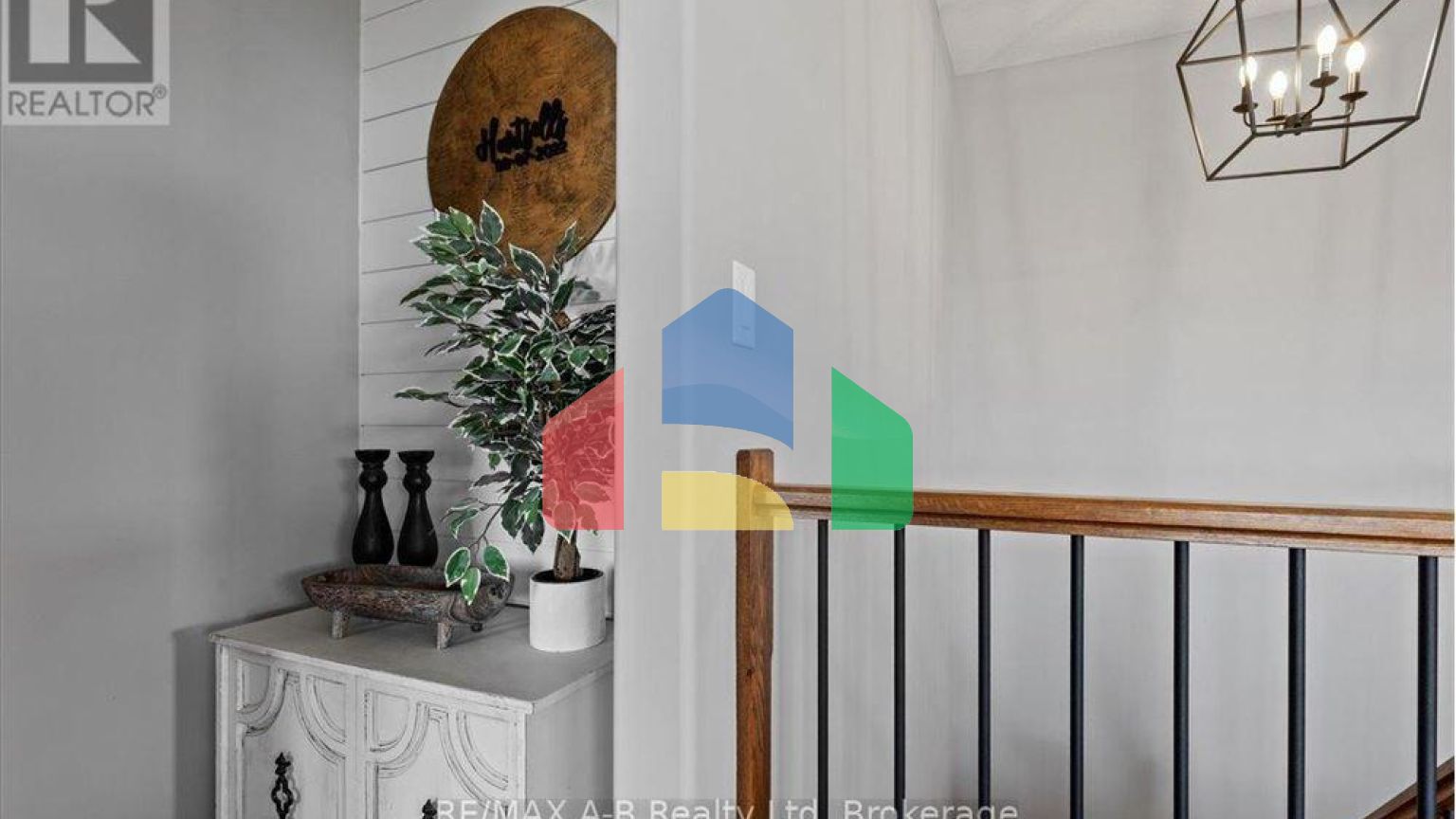 Residential - Single Family Home - St Marys, Canada - Canada