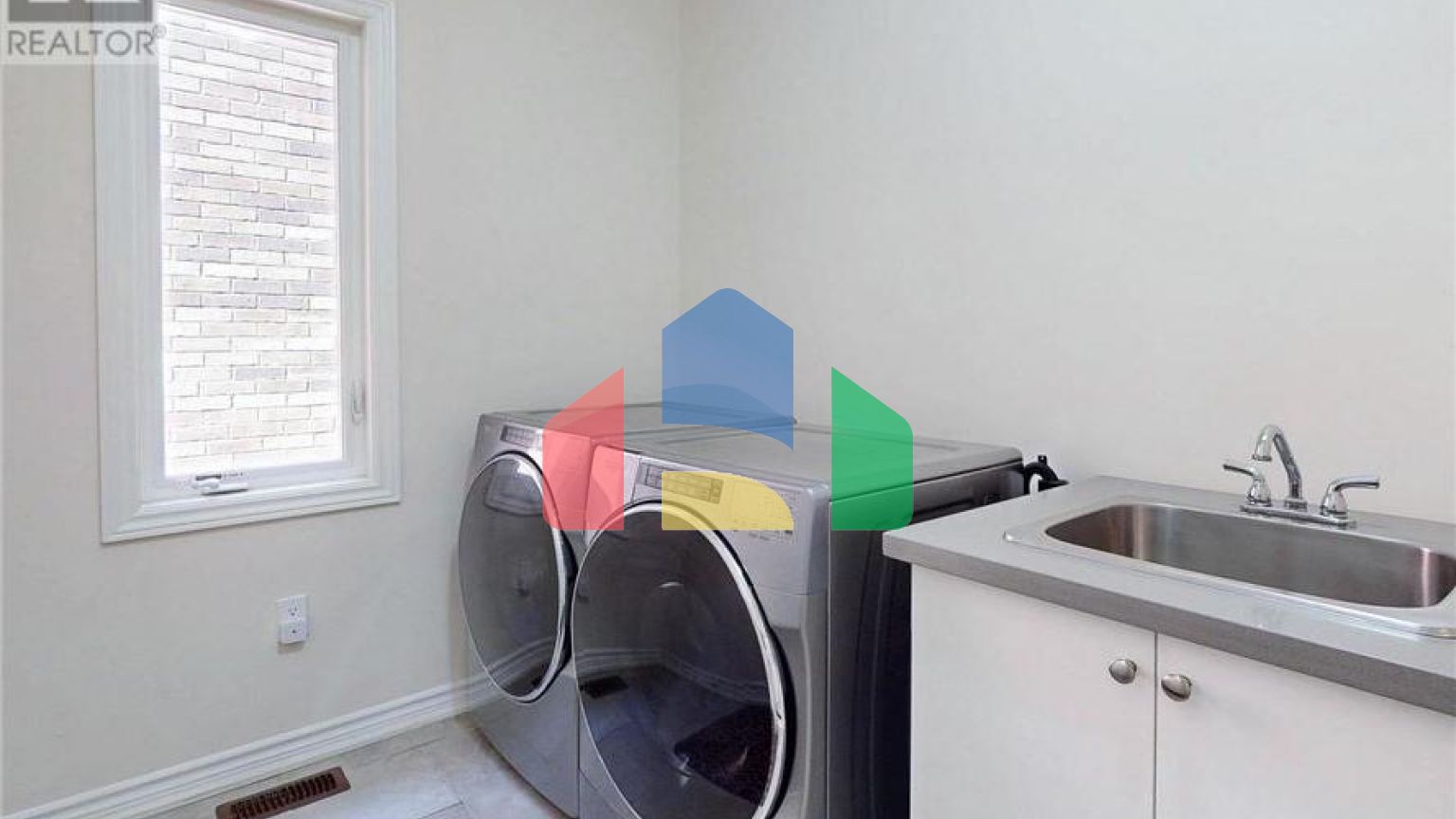 Residential - Single Family Home - Georgina, Canada - Canada