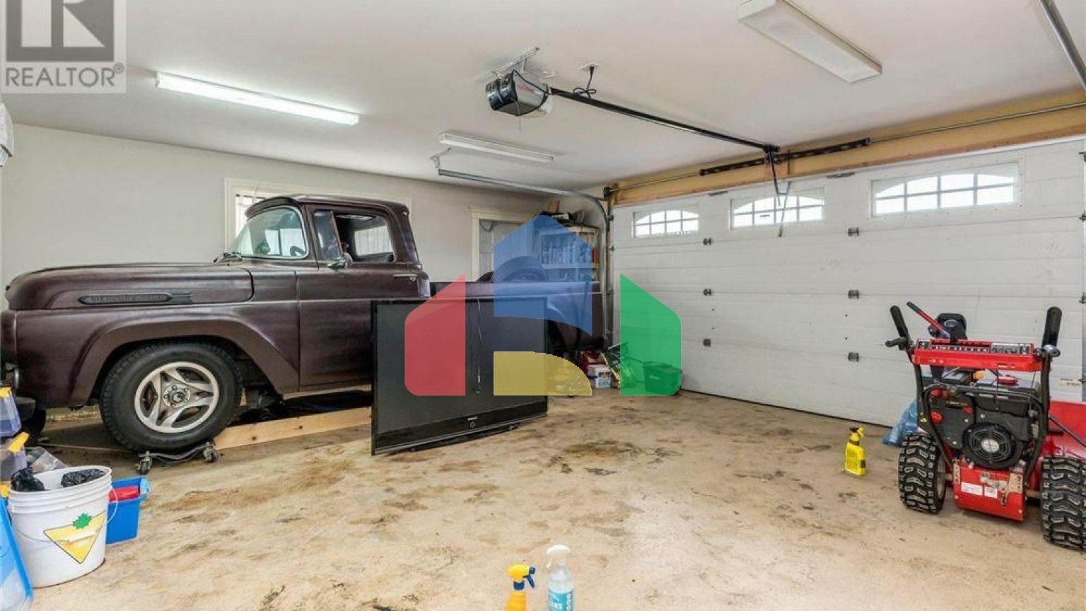 Residential - Single Family Home - Enfield, Canada - Canada