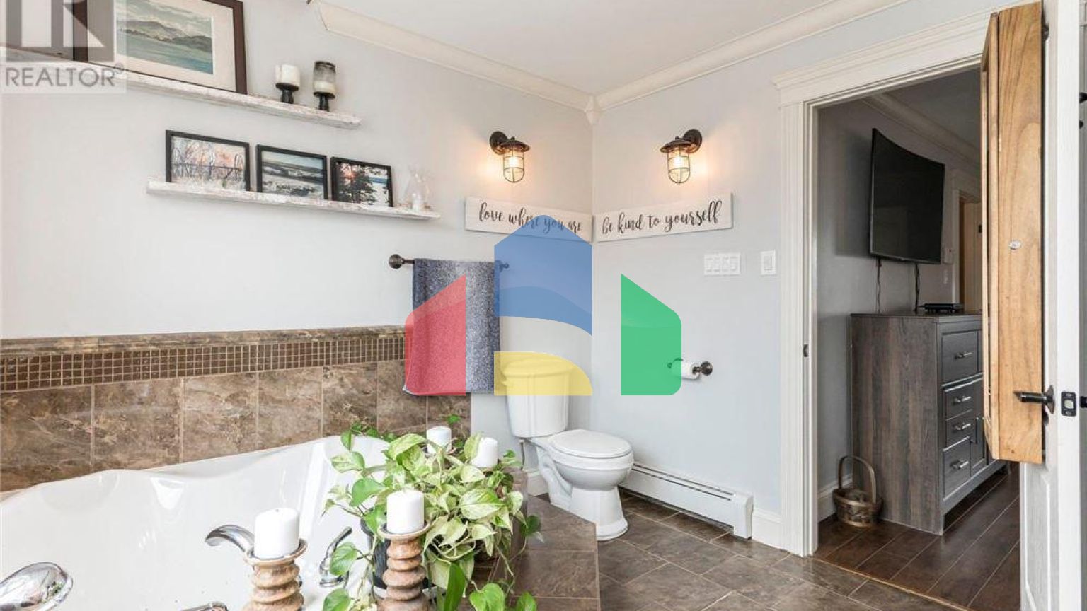 Residential - Single Family Home - Enfield, Canada - Canada