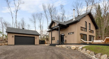 Residential - Two Level House - Sainte-Marguerite-du-Lac-Masson, Canada - Canada