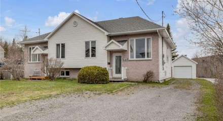 Residential - Bungalow - La Haute-Saint-Charles (Saint-Émile), Canada - Canada