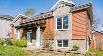 Residential - Bungalow - La Haute-Saint-Charles (Lac-Saint-Charles), Canada - Canada
