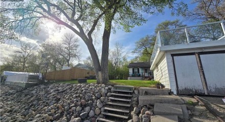 Residential - Single Family Home - Crooked Lake, Canada - Canada