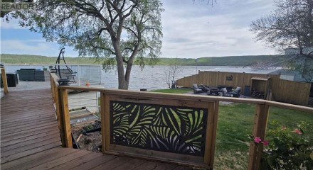 Residential - Single Family Home - Crooked Lake, Canada - Canada