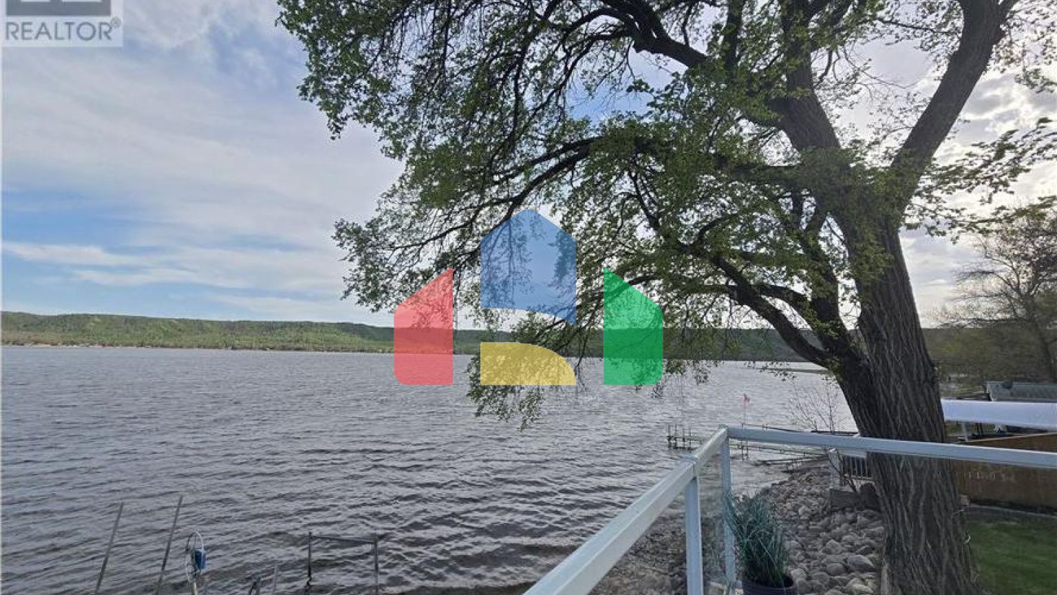 Residential - Single Family Home - Crooked Lake, Canada - Canada