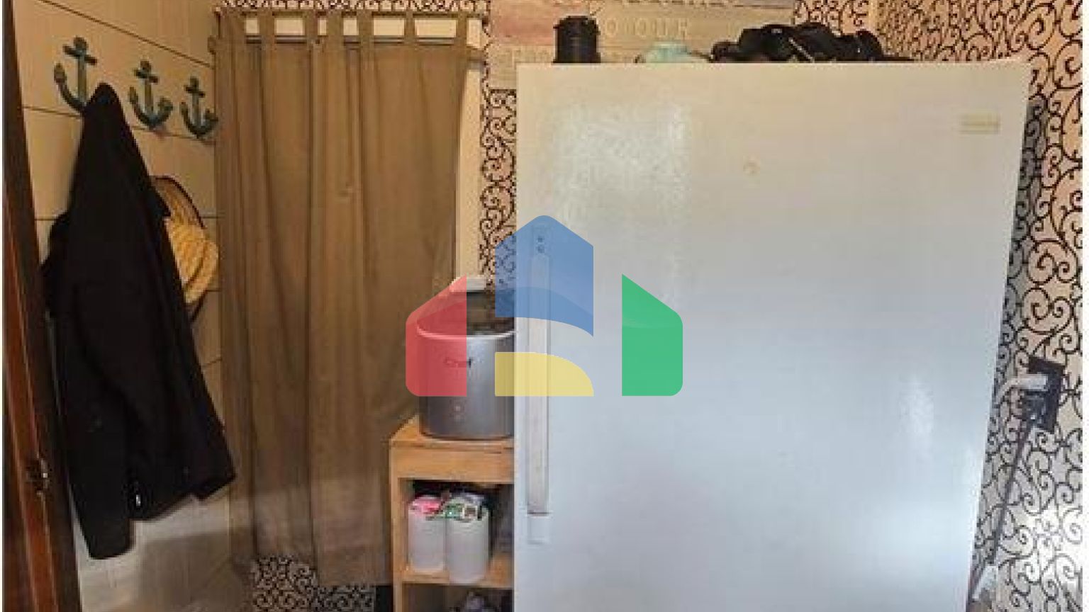 Residential - Single Family Home - Crooked Lake, Canada - Canada