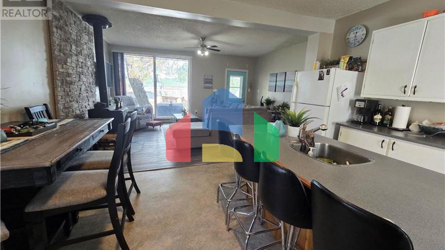 Residential - Single Family Home - Crooked Lake, Canada - Canada