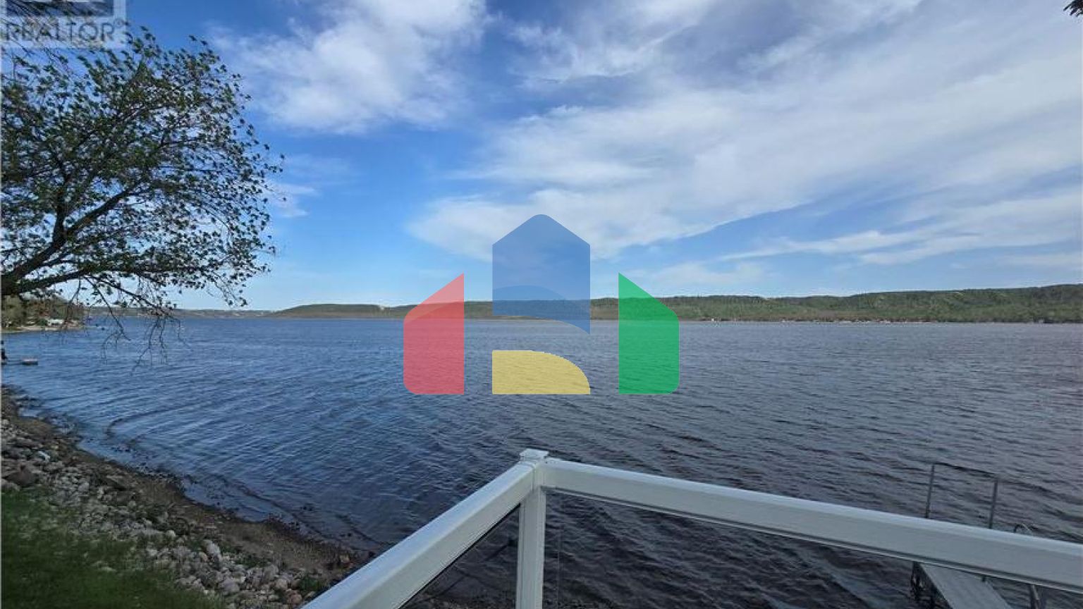 Residential - Single Family Home - Crooked Lake, Canada - Canada