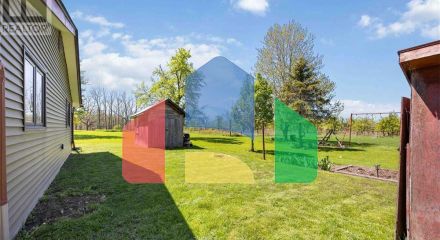 Residential - Single Family Home - Oil Springs, Canada - Canada