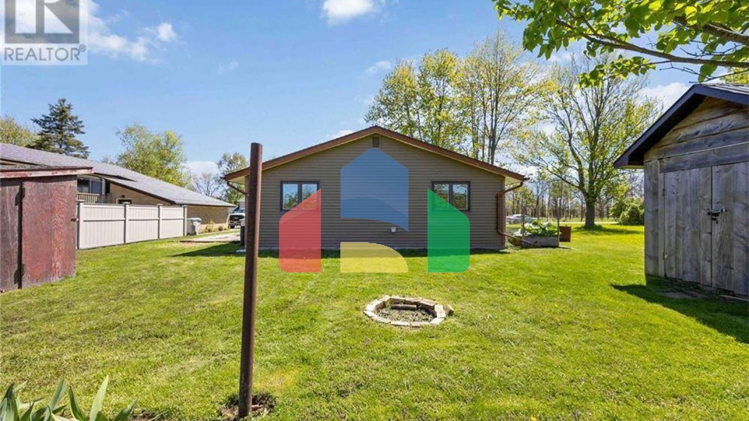 Residential - Single Family Home - Oil Springs, Canada - Canada