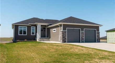 Residential - Single Family Home - Niverville, Canada - Canada