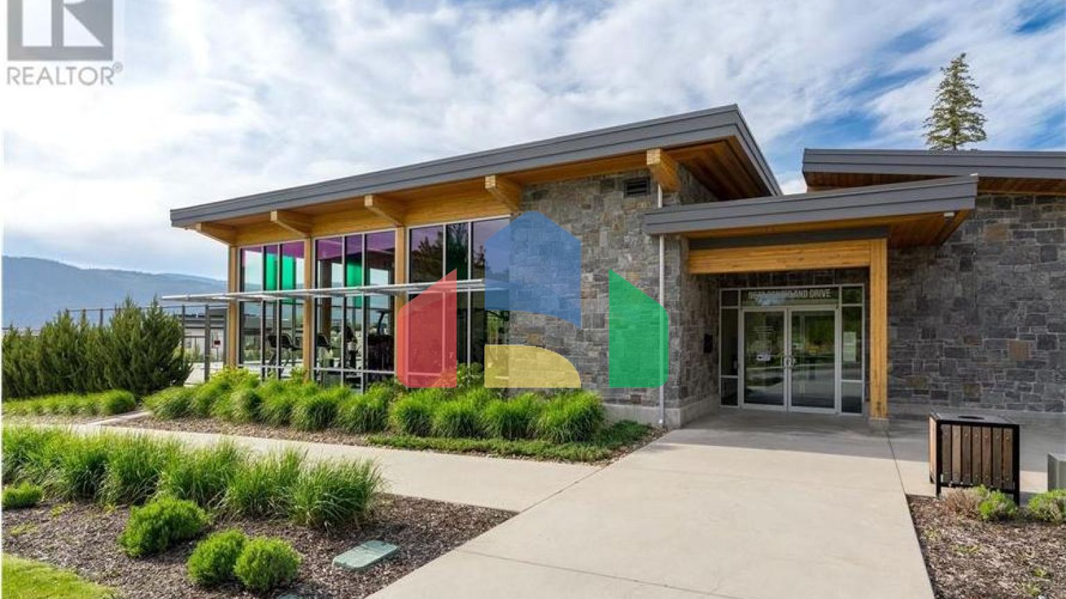 Residential - Condo/Apartment - Lake Country, Canada - Canada