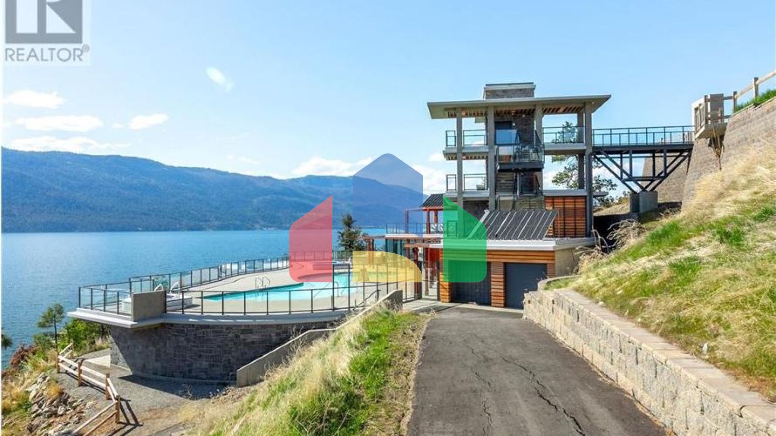 Residential - Condo/Apartment - Lake Country, Canada - Canada