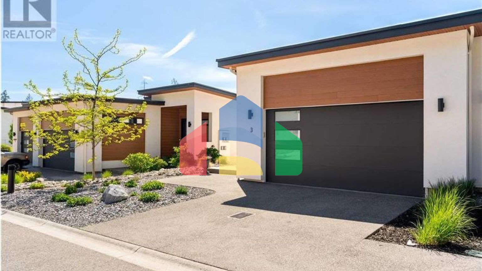 Residential - Condo/Apartment - Lake Country, Canada - Canada