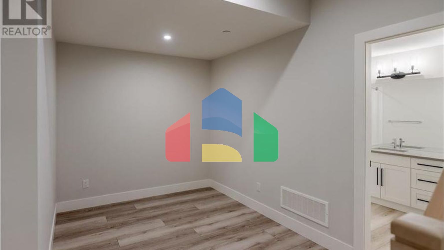 Residential - Condo/Apartment - Lake Country, Canada - Canada