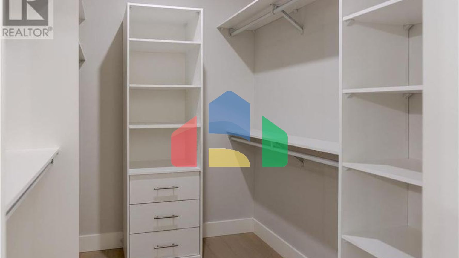 Residential - Condo/Apartment - Lake Country, Canada - Canada