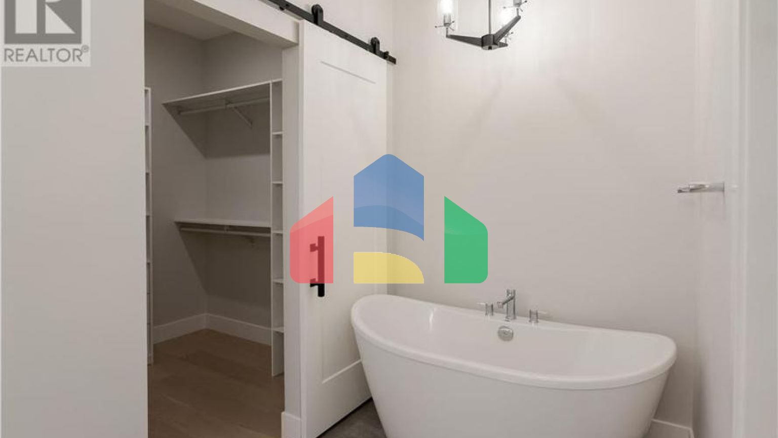 Residential - Condo/Apartment - Lake Country, Canada - Canada