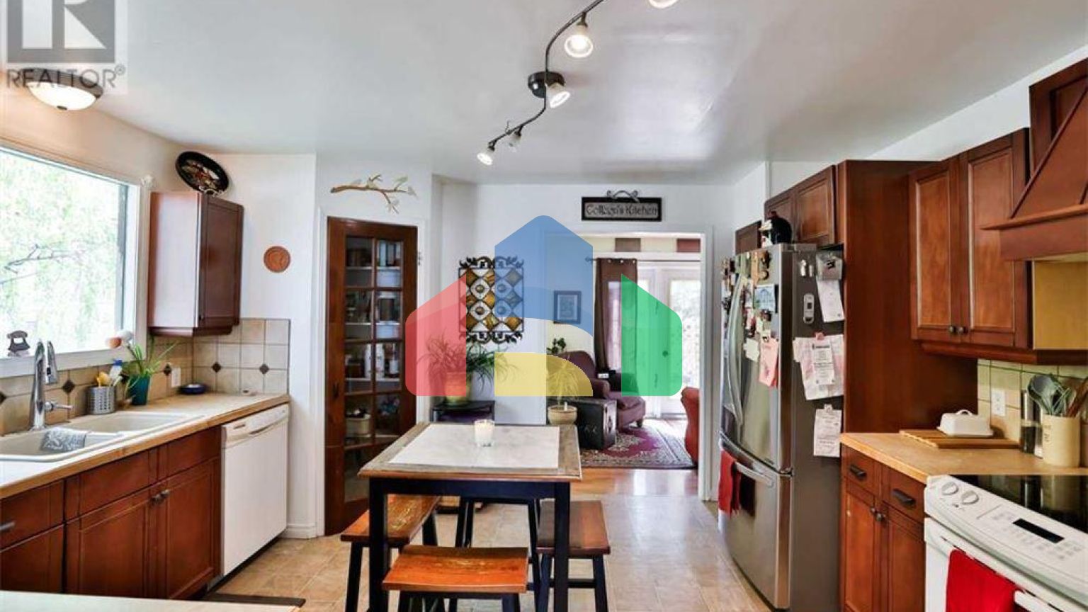 Residential - Single Family Home - Raymond, Canada - Canada