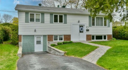 Residential - Two Level House - Sainte-Thérèse, Canada - Canada