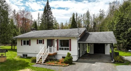 Residential - Bungalow - Saint-Joachim-de-Shefford, Canada - Canada