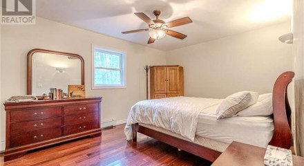 Residential - Single Family Home - Kawartha Lakes, Canada - Canada