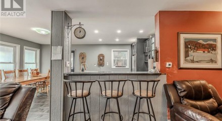 Residential - Single Family Home - Kawartha Lakes, Canada - Canada