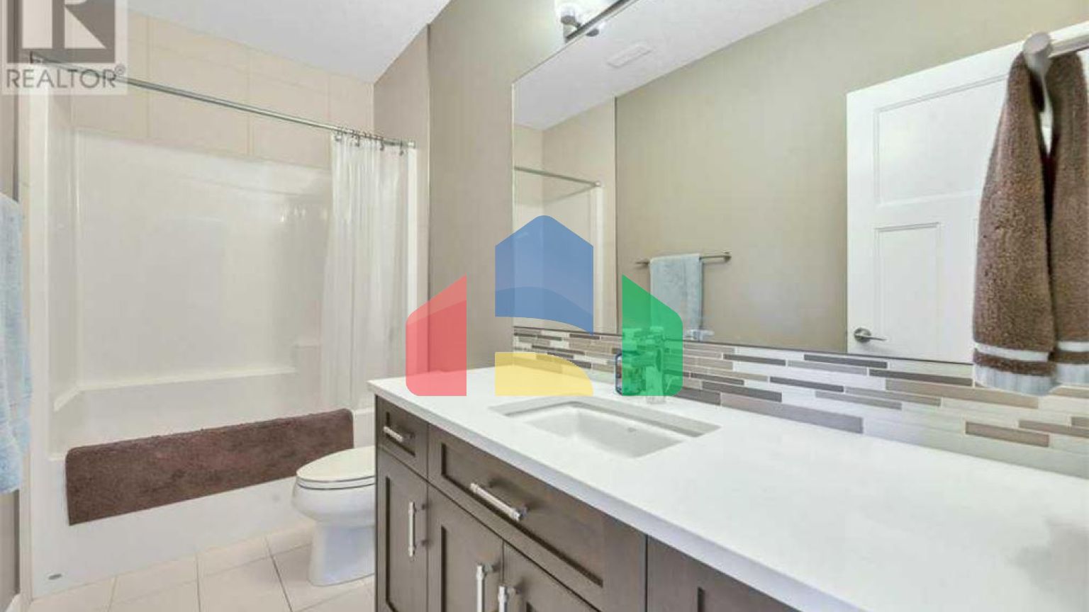 Residential - Single Family Home - Strathmore, Canada - Canada