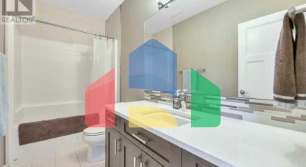 Residential - Single Family Home - Strathmore, Canada - Canada