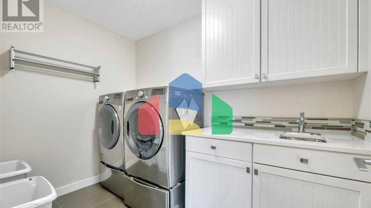 Residential - Single Family Home - Strathmore, Canada - Canada