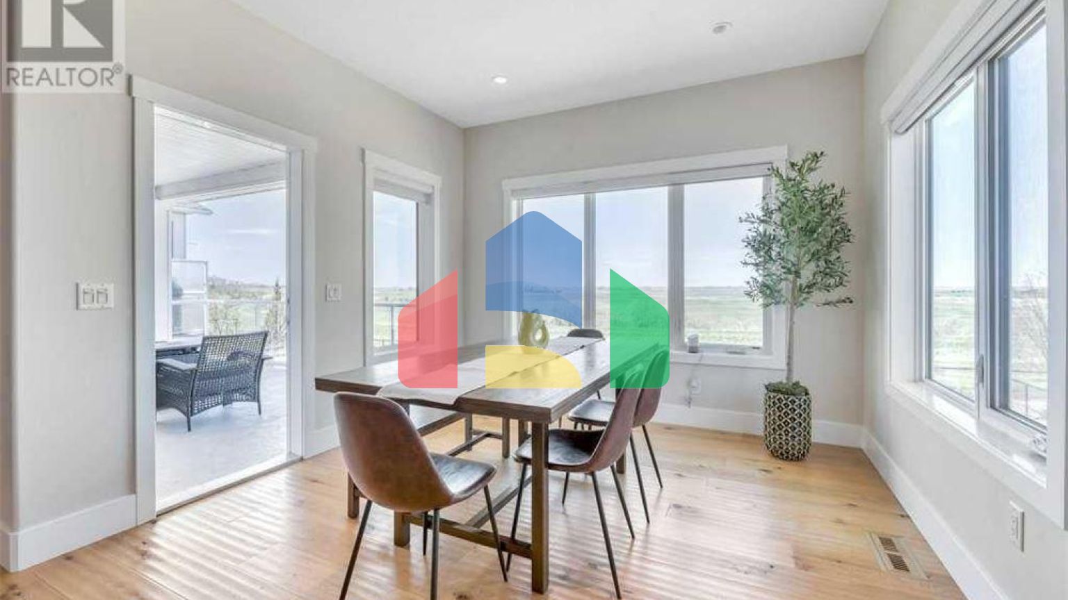 Residential - Single Family Home - Strathmore, Canada - Canada