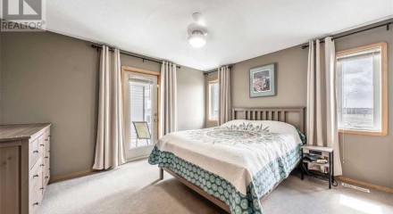 Residential - Single Family Home - Strathmore, Canada - Canada