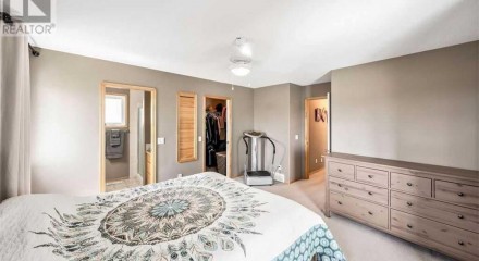 Residential - Single Family Home - Strathmore, Canada - Canada