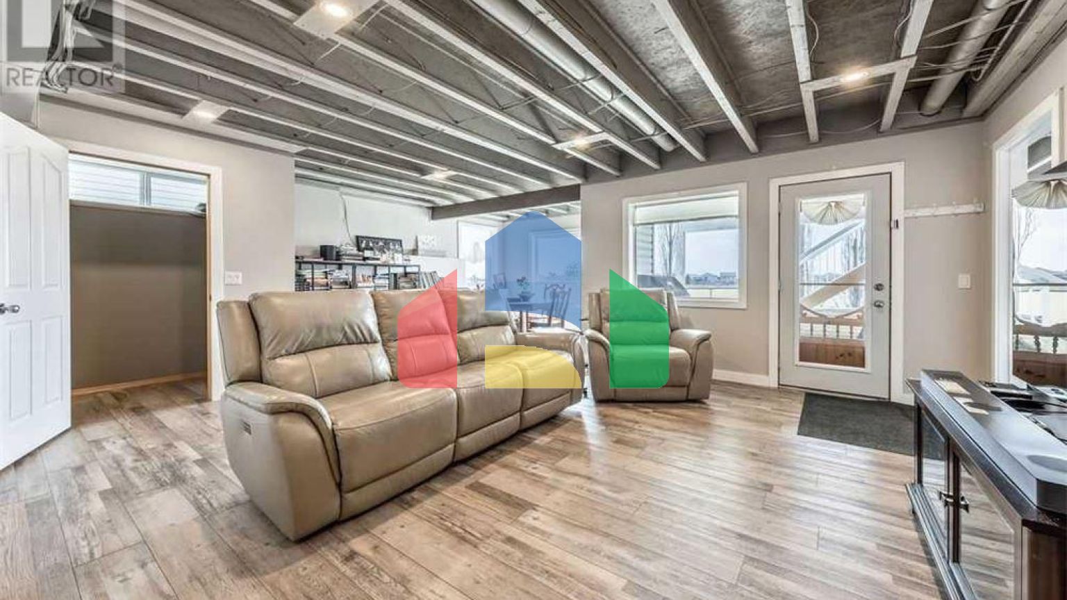 Residential - Single Family Home - Strathmore, Canada - Canada