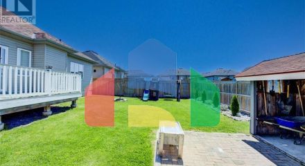 Residential - Single Family Home - Norwich, Canada - Canada