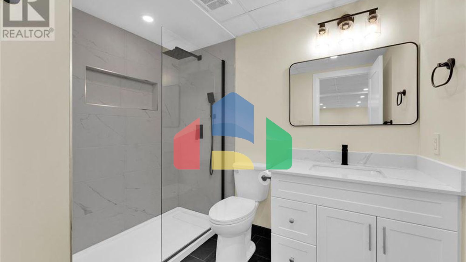 Residential - Single Family Home - Tilbury, Canada - Canada