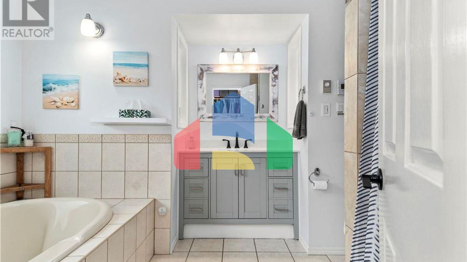 Residential - Single Family Home - Comox, Canada - Canada