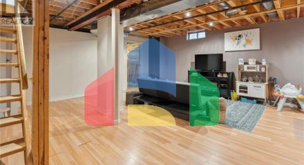 Residential - Single Family Home - Orangeville, Canada - Canada