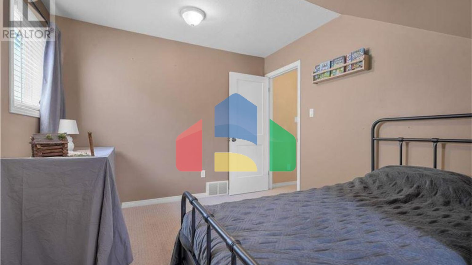 Residential - Single Family Home - Orangeville, Canada - Canada