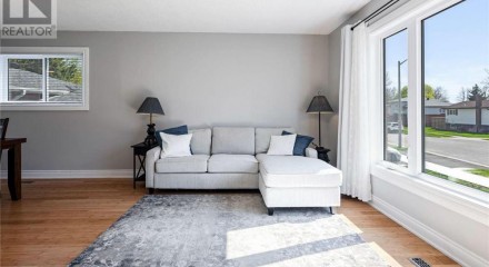 Residential - Single Family Home - Orangeville, Canada - Canada