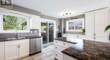 Residential - Single Family Home - Orangeville, Canada - Canada